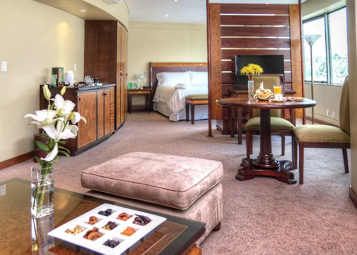 Suites Camino Real